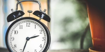 Si torna all’ora solare: ma potrebbe essere l’ultima volta