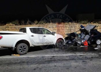 Mgarr, scontro frontale tra due auto, muore diciannovenne