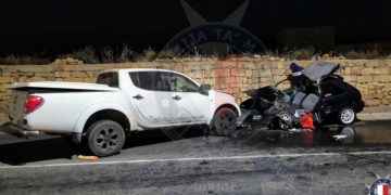 Mgarr, scontro frontale tra due auto, muore diciannovenne