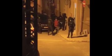 Pietà: ore di tensione dopo che un uomo si barrica in casa armato, sparati colpi di pistola