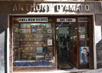 Muore a 75 anni Anthony D’Amato, proprietario dell’omonimo negozio di dischi a Valletta (considerato il più vecchio al mondo)