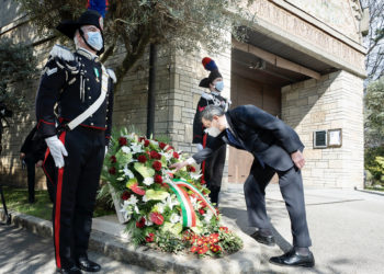 Covid – Giornata della Memoria, Draghi: «Restiamo uniti»