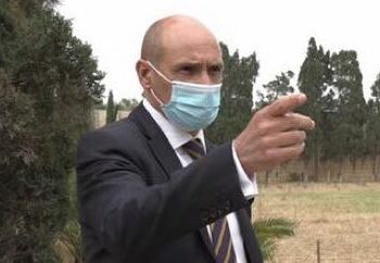 Pochi contagi, il governo pronto ad allentare il freno sulle restrizioni. Resta un solo obbligo: l’uso della mascherina