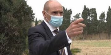 Pochi contagi, il governo pronto ad allentare il freno sulle restrizioni. Resta un solo obbligo: l’uso della mascherina