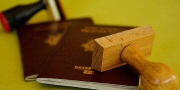 Big della politica, faccendieri e avvocati: tutti i principali protagonisti dello scandalo Passport Papers