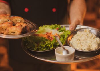 In Italia nessuno vuole più fare il cameriere, meglio il reddito di cittadinanza. Ristoratori del Sud senza personale