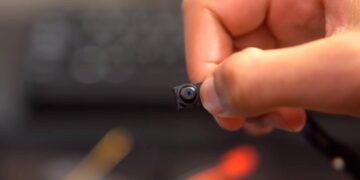 E al processo per riciclaggio spuntano 14mila foto scattate da una telecamera nascosta nel bagno delle donne