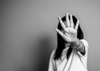 Violenza sulle donne: più tutela per le vittime e una “corsia preferenziale” in tribunale