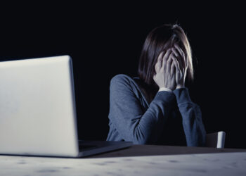 Bambini chiusi in casa per la pandemia: boom di abusi e di casi di cyberbullismo