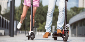 Troppi incidenti: il lungomare vietato agli e-scooter