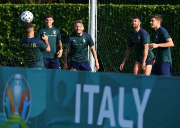 Mancini medita un mini turnover