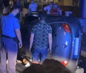 Manovra spericolata a St. Julian’s, auto si ribalta sulla carreggiata