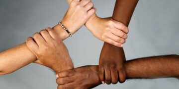 Appello ai politici: «Difendete i diritti dei lavoratori e batteremo il razzismo»