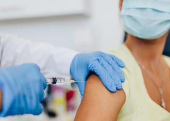 COVID: chiesta la quarantena “breve” per i vaccinati