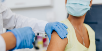 COVID: chiesta la quarantena “breve” per i vaccinati