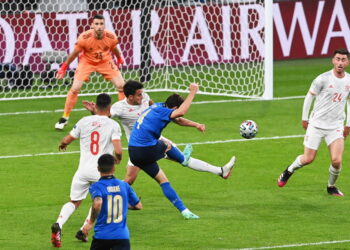 Italia, que es fantástica fantástica esta fiesta! Spagna battuta ai rigori