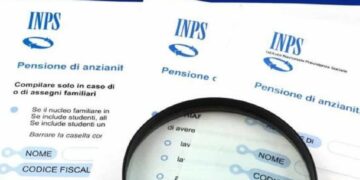 Inps, pensioni 2021: alle donne 498 euro in meno rispetto agli uomini