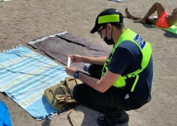 Pericolo borseggiatori in spiaggia: nessun problema, ci pensa la Polizia
