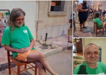 Si rade i capelli e raccoglie 3.000 euro per aiutare gli animali abbandonati