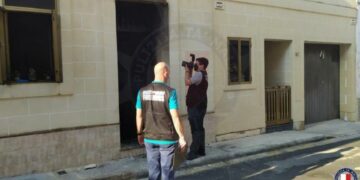 Incendio a Tarxien: una donna muore tra le fiamme, la famiglia rimane senza casa