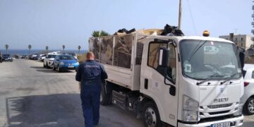 Il litorale di Qawra si fa “bello” grazie all’aiuto di alcuni volontari