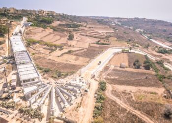 La strada di accesso a Nadur “rinasce” su moderni piloni. Sarà la prima struttura del genere a Gozo