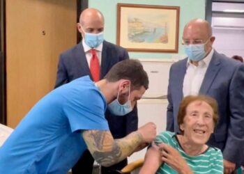 Vaccini anti COVID-19: è partita la somministrazione dei richiami presso le case di cura per anziani