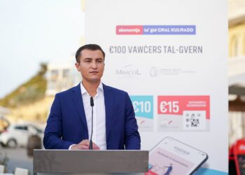 Voucher da 100 euro, il Governo cambia idea: si potranno spendere fino al 31 ottobre