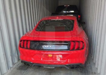 Furto di auto di lusso: polizia sventa traffico internazionale