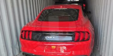 Furto di auto di lusso: polizia sventa traffico internazionale