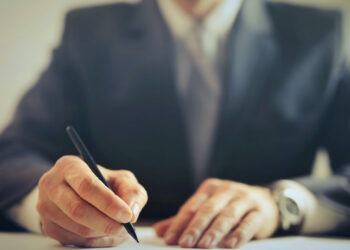 Cambiano le regole sugli assegni: dai 5mila euro in su basta contanti, si passa al deposito su conto corrente