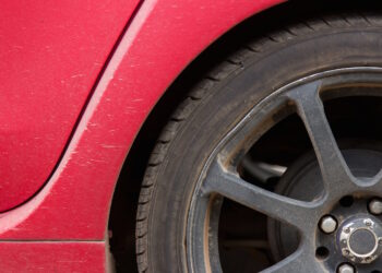 Pembroke: sgommate e derapate in auto al parcheggio. Residenti esasperati