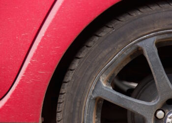 Pembroke: sgommate e derapate in auto al parcheggio. Residenti esasperati