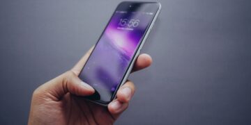 SMS truffa per pacchi in consegna, Malta Police Force avverte: «non aprite il link»