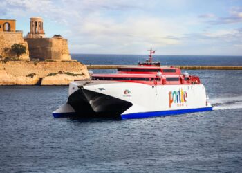 Ponte Ferries sospende le corse fino a metà marzo