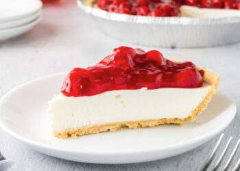 Cameriera italiana risarcita con 5mila euro; si era rifiutata di servire una torta fuori dal frigo da ore