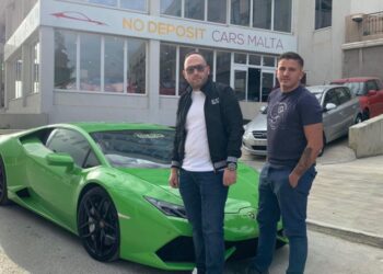 Si amplia la rete di inchiesta sui ventenni accusati di sequestro di persona; nel mirino le concessionarie di auto