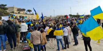 Le proteste contro la guerra in Ucraina invadono Valletta