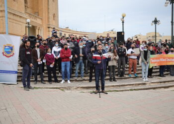 A Birzebbugia si scende in piazza contro il progetto della mini pista di atterraggio a Wied Żnuber