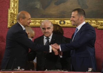 Il ministro della Salute Chris Fearne è positivo al Covid-19