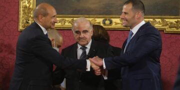 Il ministro della Salute Chris Fearne è positivo al Covid-19