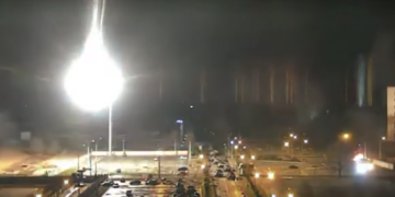 Zaporizhzhia è in fiamme. La centrale nucleare più grande d’Europa bombardata dalle forze russe