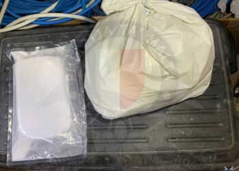 Traffico di droga e riciclaggio di denaro: tre persone in manette