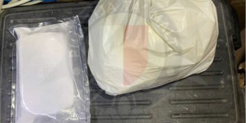 Traffico di droga e riciclaggio di denaro: tre persone in manette