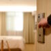Gli hotel aprono le porte ai rifugiati ucraini offrendo alloggi gratuiti per la quarantena