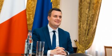 Il ministro dell’interno difende le istituzioni maltesi: «Il crimine finanziario viene combattuto concretamente»