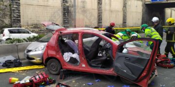 Schianto sulla Regional Road, due persone rimangono intrappolate fra le lamiere