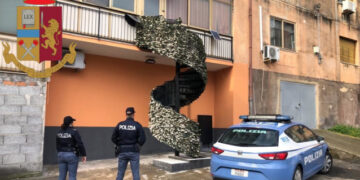 Le liti in condominio diventano insostenibili, catanese si costruisce scala privata abusiva
