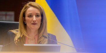 Roberta Metsola è in viaggio verso Kiev: «trasmetterò un messaggio di supporto e speranza»