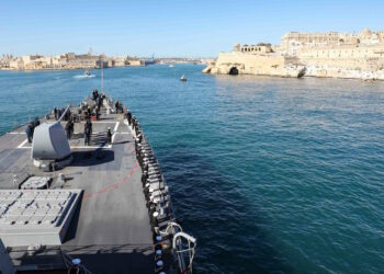 Al Grand Harbour il cacciatorpediniere della Nato “USS Ross”